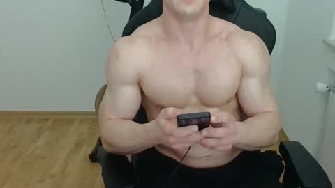 Snapshot of theguyfrombehind chatting on 01/10/26, 09:16 Alex online show from 01/10/26, 09:16