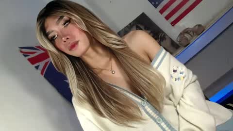 Snapshot of thehornygirl_laisa chatting on 06/25/26, 11:37 laisa online show from 06/25/26, 11:37