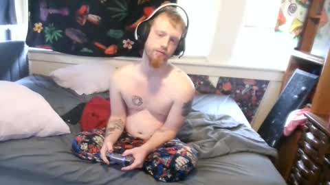 Snapshot of thehotfoxdd chatting on 09/17/25, 04:41 fuzzyfox online show from 09/17/25, 04:41