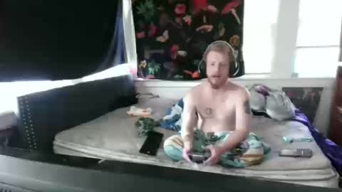 Snapshot of thehotfoxdd chatting on 10/10/25, 10:53 fuzzyfox online show from 10/10/25, 10:53