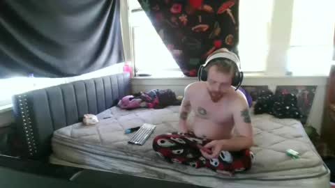 Snapshot of thehotfoxdd chatting on 10/11/25, 06:50 fuzzyfox online show from 10/11/25, 06:50