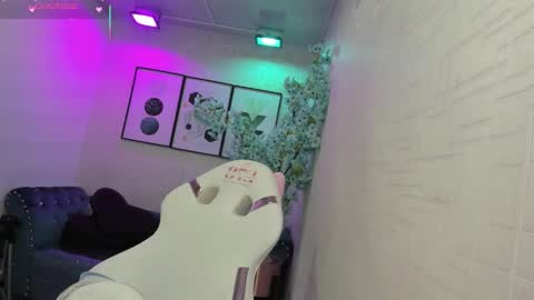 Theia  online show from 03/03/26, 12:33