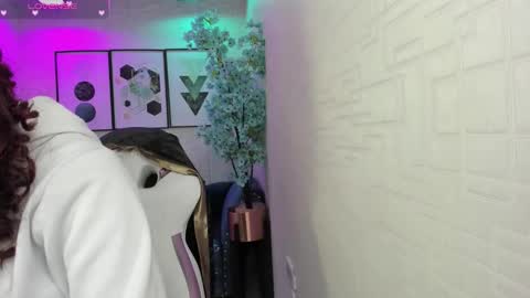 Theia  online show from 03/16/26, 12:31