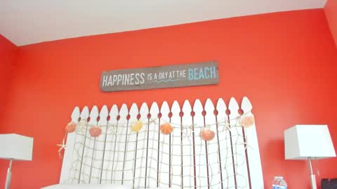 Snapshot of theislandgirl chatting on 12/31/24, 08:12 Lily Marie online show from 12/31/24, 08:12