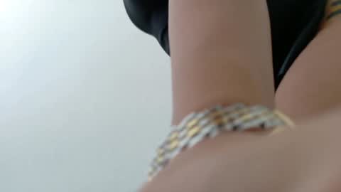 Snapshot of theislandgirl chatting on 09/27/25, 07:30 Lily Marie online show from 09/27/25, 07:30