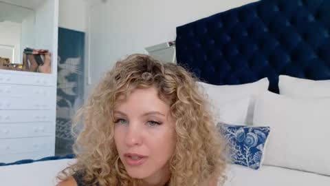 Snapshot of theislandgirl chatting on 03/11/26, 08:59 Lily Marie online show from 03/11/26, 08:59