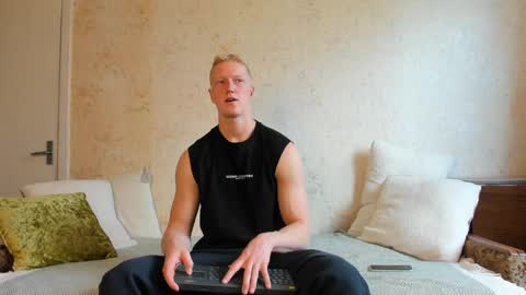 Snapshot of thejacob_d chatting on 04/30/26, 09:15 thejacob_d online show from 04/30/26, 09:15
