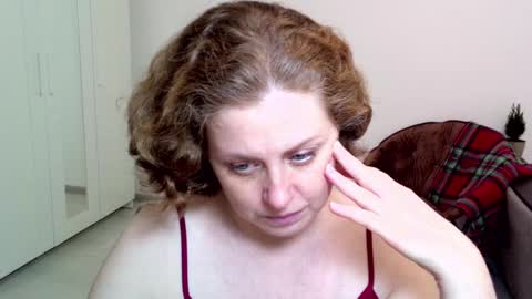 Ella online show from 01/12/25, 02:52