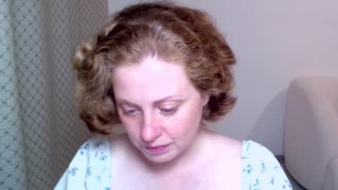 Ella online show from 09/29/25, 04:45