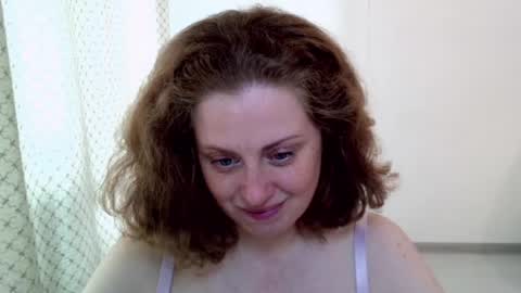 Snapshot of theladysblush chatting on 05/12/26, 07:49 Ella online show from 05/12/26, 07:49