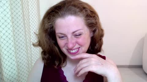 Snapshot of theladysblush chatting on 05/28/26, 08:00 Ella online show from 05/28/26, 08:00