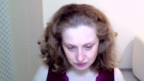 Snapshot of theladysblush chatting on 05/31/26, 06:42 Ella online show from 05/31/26, 06:42