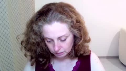 Snapshot of theladysblush chatting on 06/11/26, 07:23 Ella online show from 06/11/26, 07:23