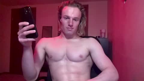 Snapshot of thelevimeyers chatting on 02/26/25, 12:27 thelevimeyers online show from 02/26/25, 12:27