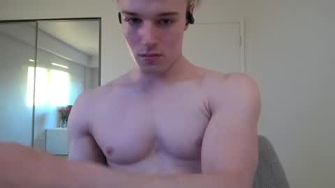 Snapshot of thelevimeyers chatting on 06/25/26, 02:22 thelevimeyers online show from 06/25/26, 02:22