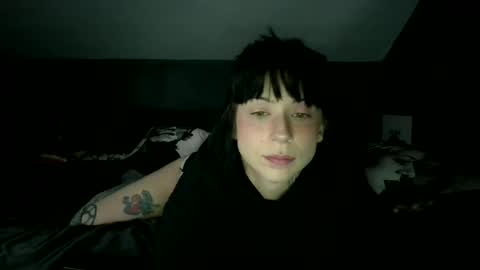 Snapshot of thelilithluxe chatting on 10/29/25, 01:02 thelilithluxe online show from 10/29/25, 01:02