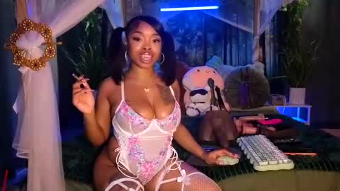 Snapshot of thelovelybrown chatting on 03/31/26, 02:02 thelovelybrown online show from 03/31/26, 02:02