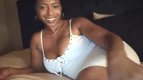 Snapshot of thelovelycandi chatting on 04/08/26, 04:01 thelovelycandi online show from 04/08/26, 04:01