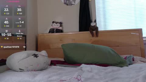 Snapshot of thelunastorm chatting on 10/27/25, 05:39 The Luna Storm online show from 10/27/25, 05:39