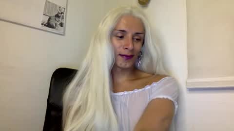 Lucy Lucy online show from 12/20/24, 02:52