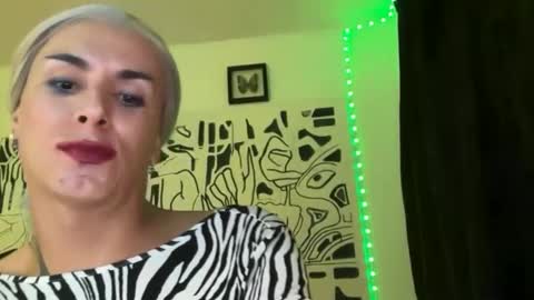 Lucy Lucy online show from 09/19/25, 02:02