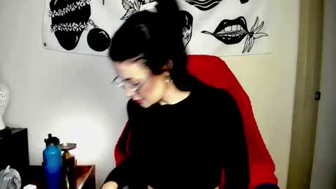 Snapshot of themelrose chatting on 10/23/25, 08:29 themelrose online show from 10/23/25, 08:29