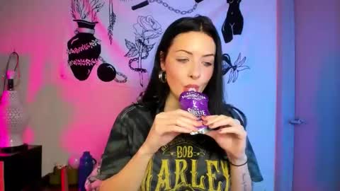 themelrose online show from 12/20/25, 09:33