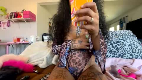 the moody witch online show from 11/12/25, 06:41