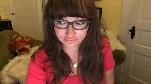 Snapshot of themrsnelson chatting on 11/12/25, 07:42 Cach Nelson online show from 11/12/25, 07:42