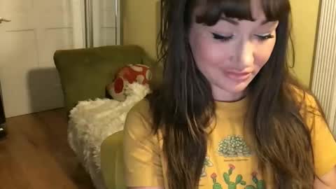 Snapshot of themrsnelson chatting on 11/16/25, 08:53 Cach Nelson online show from 11/16/25, 08:53