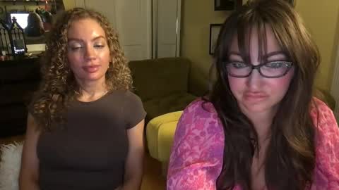 Snapshot of themrsnelson chatting on 04/18/26, 05:00 Cach Nelson online show from 04/18/26, 05:00