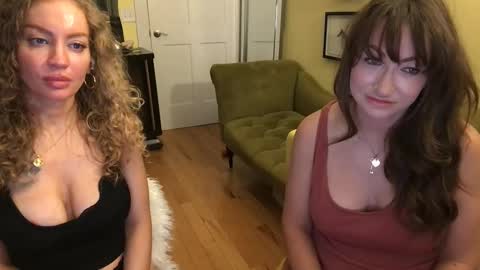 Snapshot of themrsnelson chatting on 04/21/26, 07:36 Cach Nelson online show from 04/21/26, 07:36