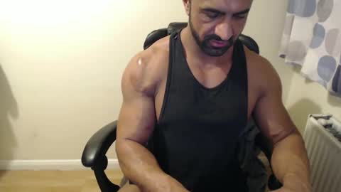 Snapshot of themusclefactory chatting on 10/16/25, 07:04 TheMuscleFactory online show from 10/16/25, 07:04