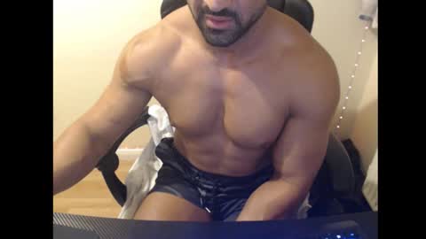 Snapshot of themusclefactory chatting on 11/06/25, 06:53 TheMuscleFactory online show from 11/06/25, 06:53