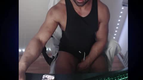 Snapshot of themusclefactory chatting on 11/10/25, 08:08 TheMuscleFactory online show from 11/10/25, 08:08