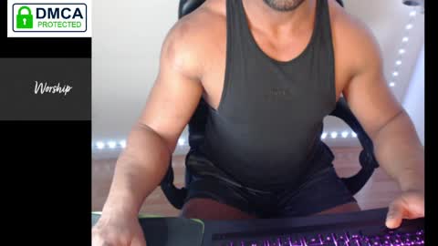 Snapshot of themusclefactory chatting on 04/10/26, 06:23 TheMuscleFactory online show from 04/10/26, 06:23