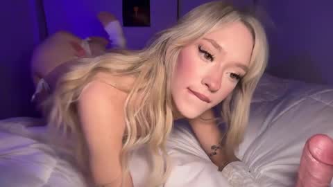 Snapshot of themykalaxo chatting on 04/23/26, 01:40 mykala online show from 04/23/26, 01:40