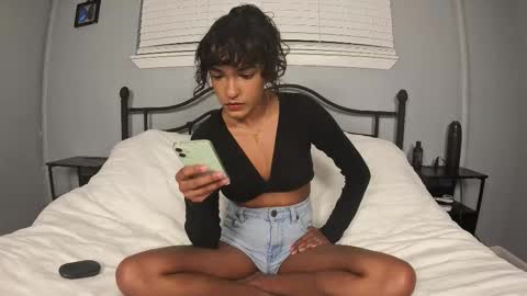 naturallovers online show from 10/10/25, 03:16