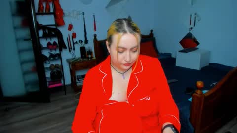 Snapshot of thenaughtygf chatting on 03/06/26, 11:23 thenaughtygf online show from 03/06/26, 11:23