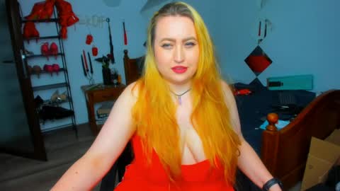 Snapshot of thenaughtygf chatting on 04/06/26, 09:38 thenaughtygf online show from 04/06/26, 09:38