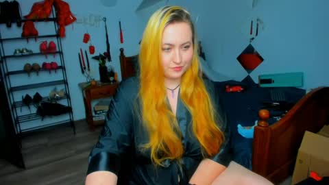 Snapshot of thenaughtygf chatting on 04/07/26, 09:48 thenaughtygf online show from 04/07/26, 09:48
