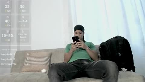 Snapshot of thenewclass chatting on 01/08/25, 10:06 Andriw and Maiol online show from 01/08/25, 10:06