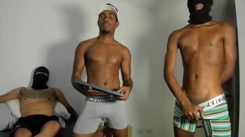 Snapshot of thenewclass chatting on 10/02/25, 07:37 Andriw and Maiol online show from 10/02/25, 07:37