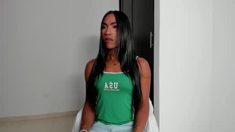 Snapshot of thenewclass chatting on 02/15/26, 09:55 Andriw and Maiol online show from 02/15/26, 09:55