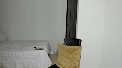 Snapshot of thenewclass chatting on 03/20/26, 07:46 Andriw and Maiol online show from 03/20/26, 07:46