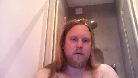 Snapshot of thenewdude1992 chatting on 05/15/26, 06:26 thenewdude1992 online show from 05/15/26, 06:26