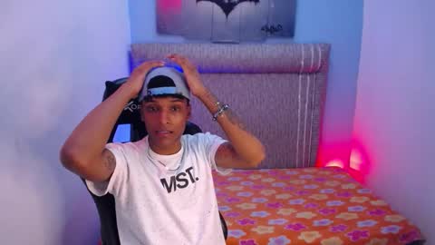 Snapshot of theo_088_ chatting on 03/22/26, 09:18 THEO online show from 03/22/26, 09:18