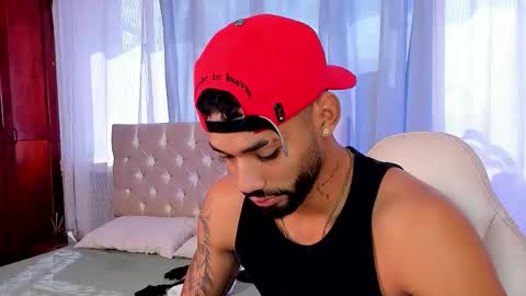 Snapshot of theo_sky1 chatting on 09/13/25, 01:11 Theo Sky online show from 09/13/25, 01:11