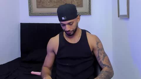 Snapshot of theo_sky1 chatting on 10/11/25, 09:02 Theo Sky online show from 10/11/25, 09:02