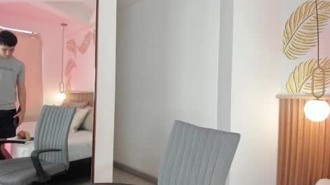 Snapshot of theohawke_ chatting on 12/13/24, 01:55 THEO- MATEO online show from 12/13/24, 01:55